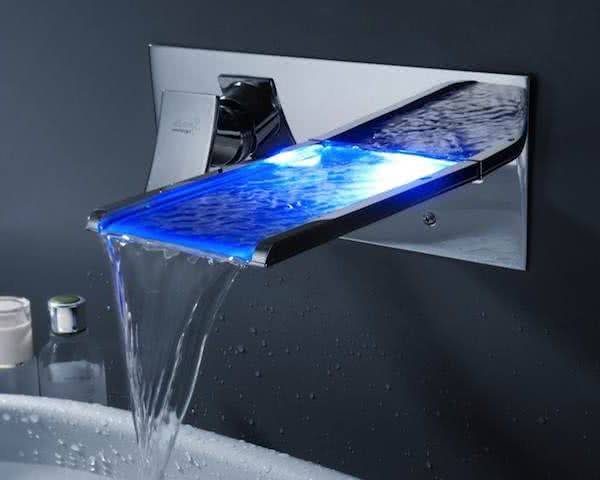 grifo tipo cascada con luz led azul
